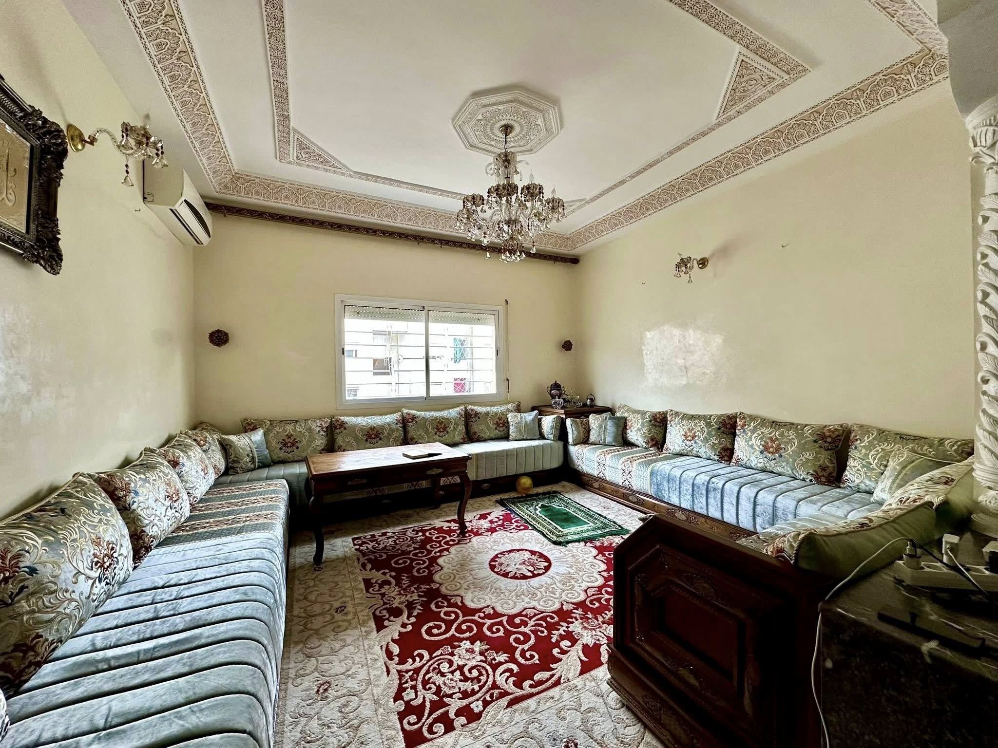 شقة ممتازة28 مليون والثمن قابل للنقاش حي التازي قرب مطعم الزوجة الثانية  المساحة 70 متر الطابق الثاني  ن