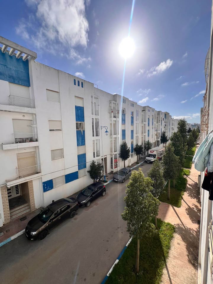 شقة محفضة للبيع بلافراش بمرتيل